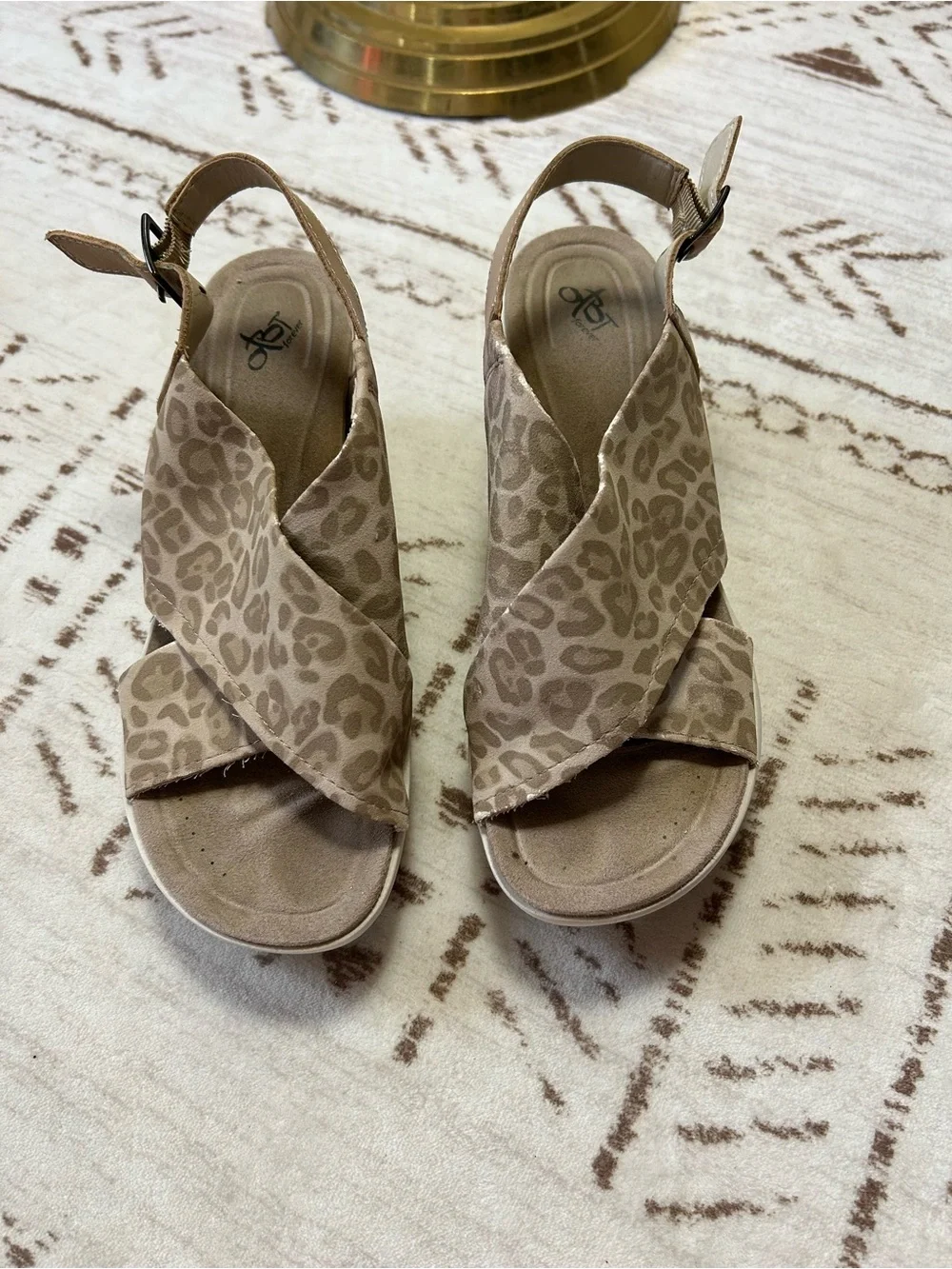OTBT Forever Yvonne Leopard Print Wedge Sandals Women’s Size 9.5 Boho Resort